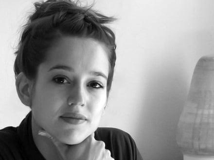 Die Designerin Laura Strasser