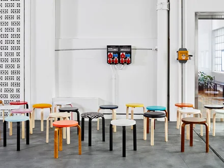 Stool 60 Serie von Artek | connox.ch