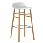Normann Copenhagen - Form Barhocker 75 cm, Gestell Eiche / weiss