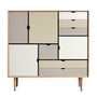 Andersen Furniture - S3 Kommode, Eiche geölt/ Fronten silver (silber weiss), doeskin (beige), iron (metallgrau)