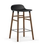 Normann Copenhagen - Form Barhocker 65 cm, Gestell Walnuss / schwarz