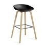 HAY - About A Stool AAS 32 H 65 cm, Eiche lackiert / Stahl schwarz / black 2.0 (Kunststoffgleiter)