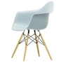Vitra - Eames Plastic Armchair DAW RE, Ahorn gelblich / eisgrau (Filzgleiter basic dark)