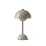 &Tradition - Flowerpot Akku Tischleuchte VP9 mit magnetischem Ladekabel, glänzend, graubeige 