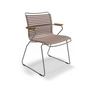 HOUE - CLICK Outdoor Dining Armlehnstuhl mit niedriger Lehne, sand