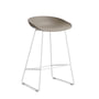 Hay - About A Stool AAS 38 Barhocker H 76, weiss / khaki 2.0 (Filzgleiter)