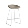 HAY - About A Stool AAS 38 Barhocker H 76, weiss / khaki 2.0 (Filzgleiter)