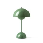 &Tradition - Flowerpot Akku Tischleuchte VP9 mit magnetischem Ladekabel, glänzend, sage green (Exclusive Edition)