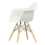 Vitra - Eames Plastic Armchair DAW (H 43 cm), Ahorn gelblich / weiss, Filzgleiter schwarz (Hartboden)