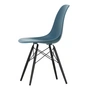 Vitra - Eames Plastic Side Chair DSW RE, Ahorn schwarz / meerblau (Filzgleiter basic dark)
