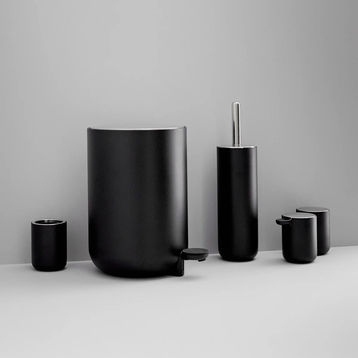 Bath Produkte von Audo in schwarz