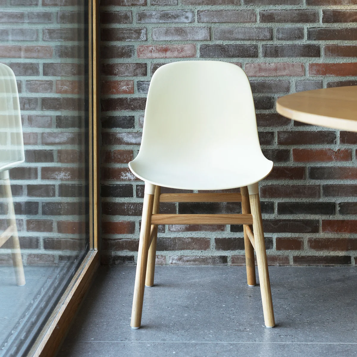 Form Stuhl, Eiche / weiss von Normann Copenhagen