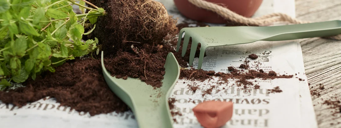   Themenseite: Bepflanzung - Rig-Tig by Stelton - Green-It Gartenwerkzeug - Einzelabbildung - Gartenwerkzeug-grün-Pflanztopf