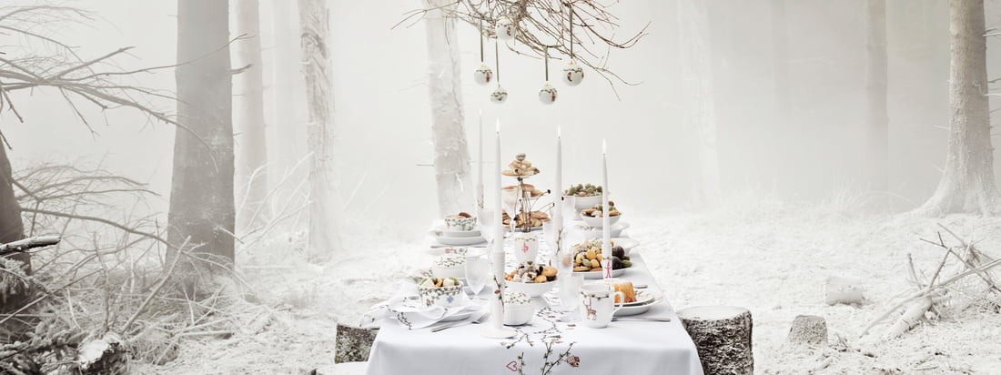 Kähler Design sorgt mit der Hammershøi Weihnachten-Kollektion für ein stilvolles und vornehmes Fest, das mit dem schönsten Geschirr und edlen Deko-Artikeln ausgestattet wird.