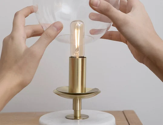 Finden Sie passende Leuchtmittel zu unseren Design-Leuchten.