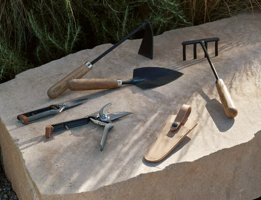 Finden Sie eine Vielfalt an Gartengeräten in unserem Connox Online-Shop.