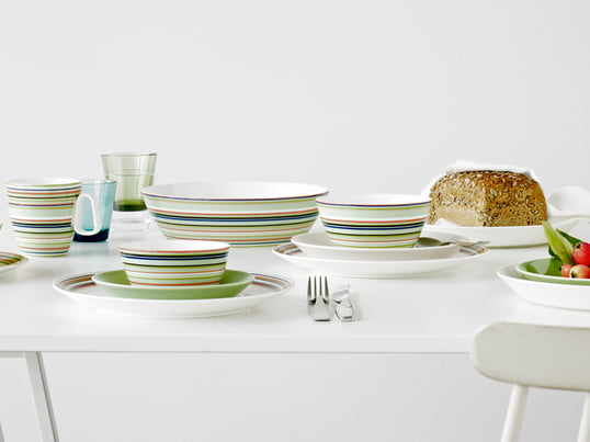 Farbenfroh und freundlich: Die Origo-Kollektion von Iittala ist einfach schön anzuschauen. Denn trotz der vielen Farben bleibt das Design unaufdringlich und zeitlos.