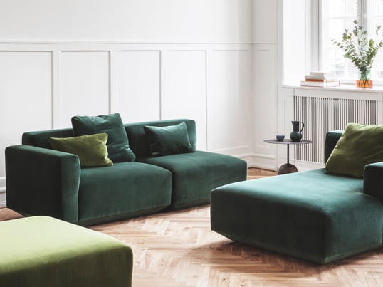 Develius ist der Inbegriff von Luxus. Das modulare Sofasystem wurde von dem niederländischen Designer Edward van Vliet für &Tradition entworfen und ist eine Komposition aus riesigen Kissen in verschiedenen Formen.