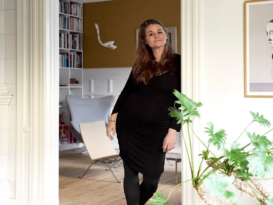 Louise Svendsen im Portrait: Louise Svendsen ist für das Styling der Showrooms von Fritz Hansen verantwortlich und weiss, was die Brand so einzigartig macht.