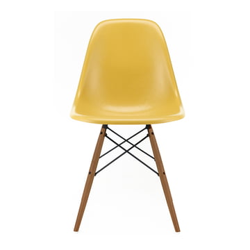 Eames Fiberglass Side Chair DSW von Vitra in Esche honigfarben / Eames ochre light
