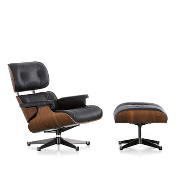 Vitra - Lounge Chair & Ottomann, Nussbaum schwarz pigmentiert, poliert / Seiten schwarz, Leder Premium F nero, Filzgleiter (neue Masse) - Freisteller