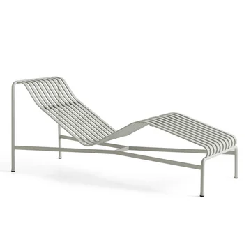 Palissade Chaise Longue Liegestuhl, sky grey von HAY