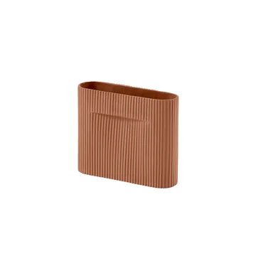 Ridge Vase H 16,5 cm von Muuto in terrakotta
