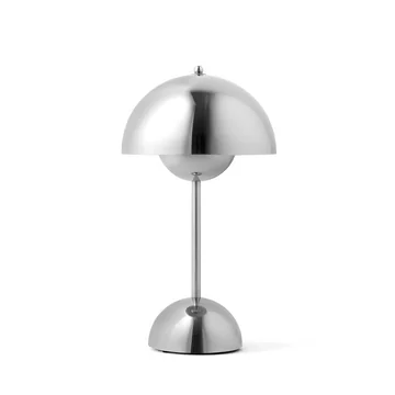 Flowerpot Akku Tischleuchte LED VP9 von &Tradition in der Ausführung Chrom plattiert
