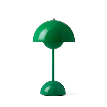Flowerpot Akku Tischleuchte LED VP9 von &Tradition in der Farbe signalgrün
