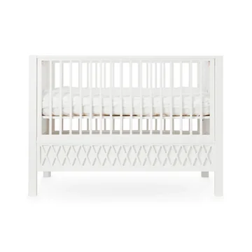 Harlequin Babybett von Cam Cam Copenhagen in der Farbe weiss