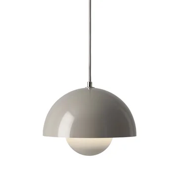 Die FlowerPot Pendelleuchte VP1 von &Tradition, grau-beige