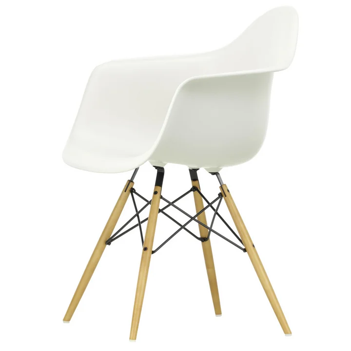 Eames Plastic Armchair DAW von Vitra in Ahorn gelblich / weiss