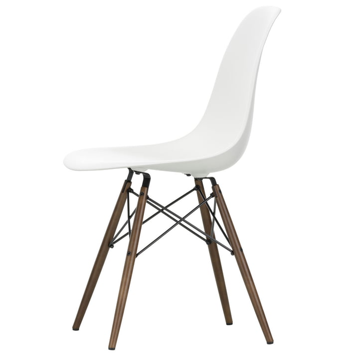 Eames Plastic Side Chair DSW von Vitra in Ahorn dunkel / weiss