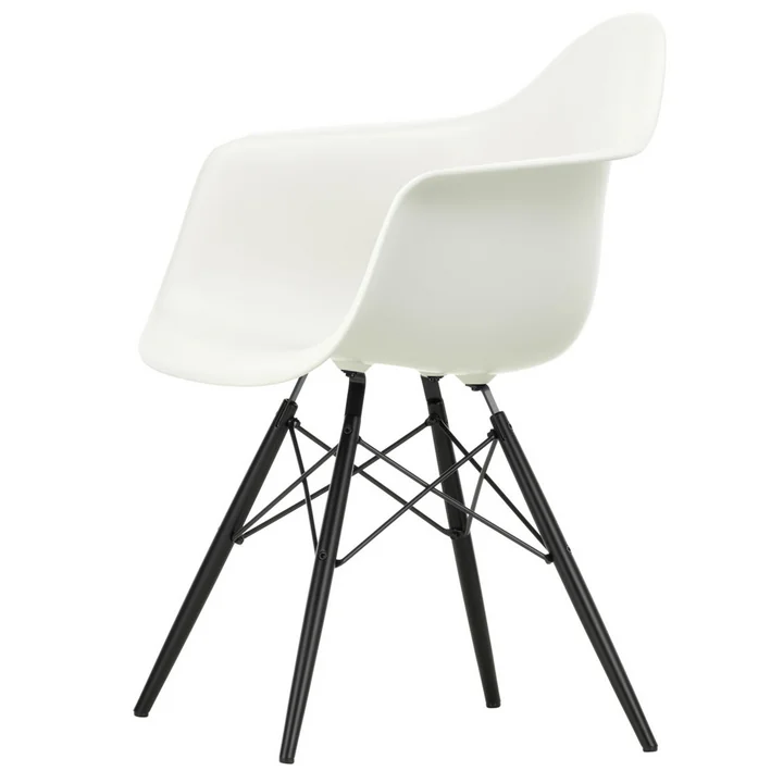 Eames Plastic Armchair DAW (H 43 cm) von Vitra in Ahorn schwarz / weiss