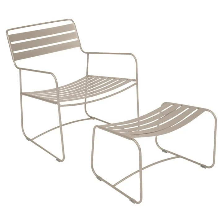 Surprising Lounger Sessel + Fussablage von Fermob in Muskat