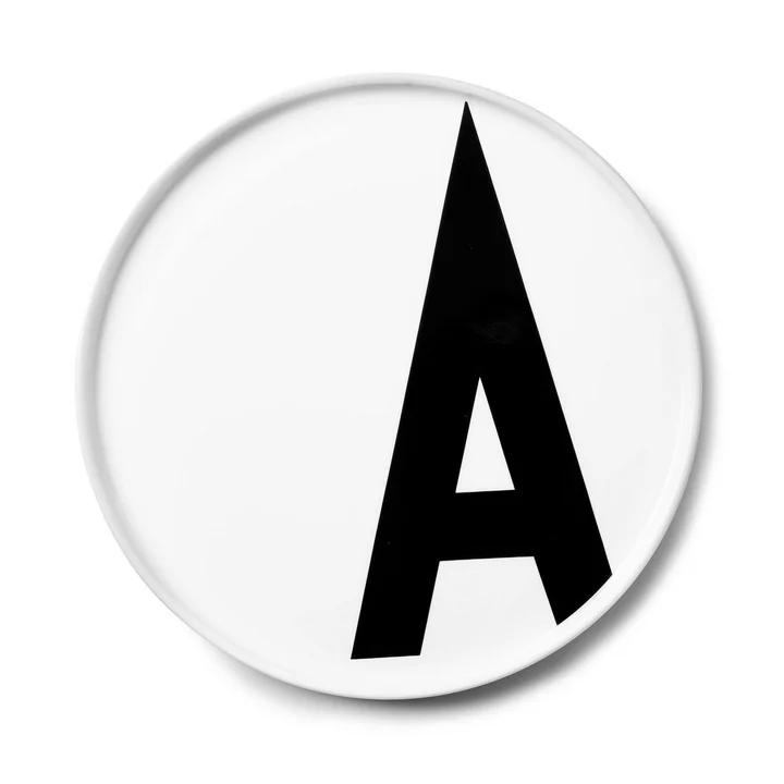 Der AJ Porzellan Teller A von Design Letters