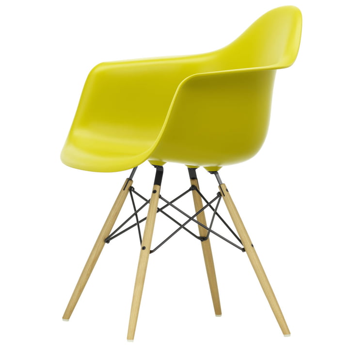 Eames Plastic Armchair DAW (H 43 cm) von Vitra in Esche honigfarben / senf