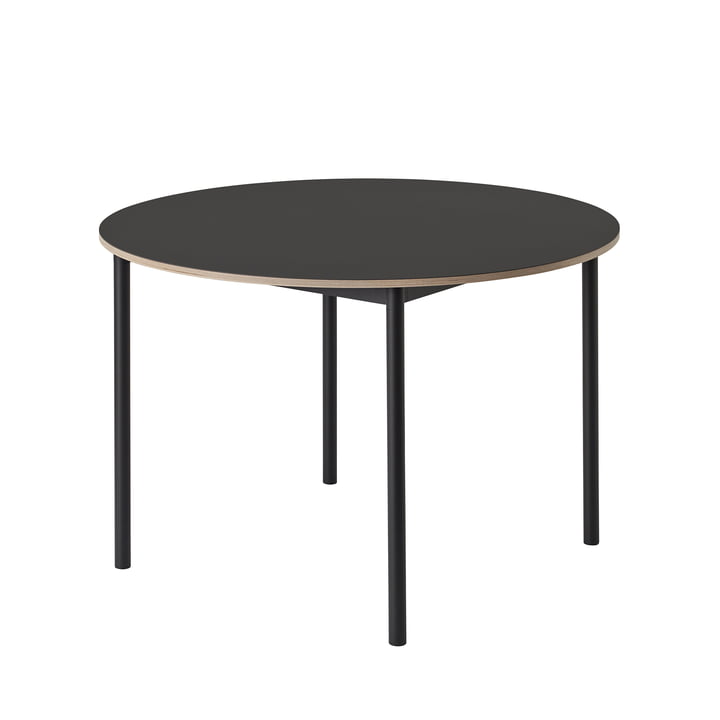 Der Base Table Ø 110 cm in schwarz / Sperrholzkante von Muuto