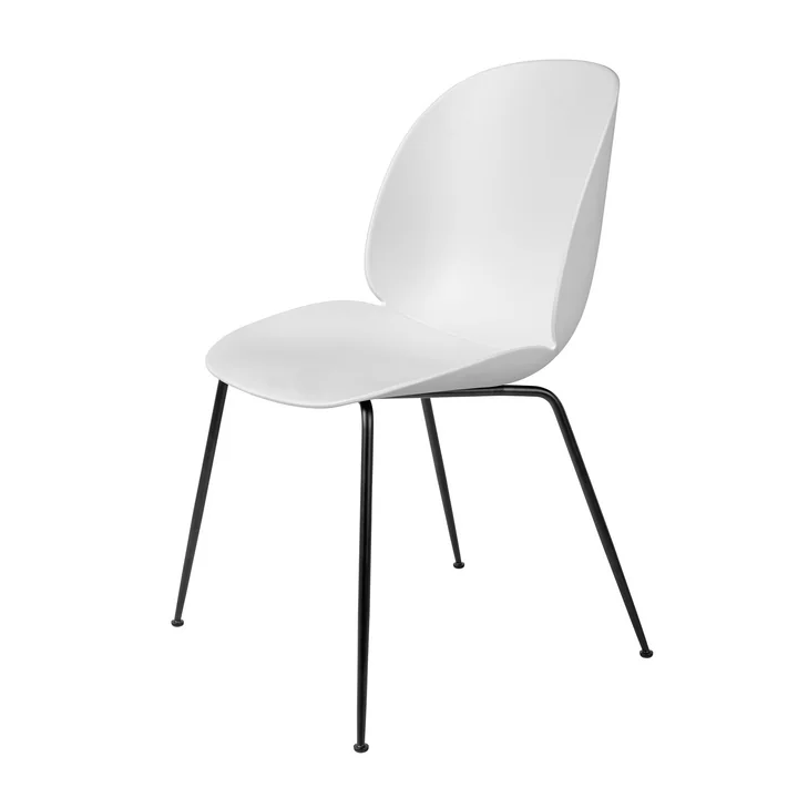 Beetle Dining Chair Conic Base von Gubi in Schwarz / Weiss