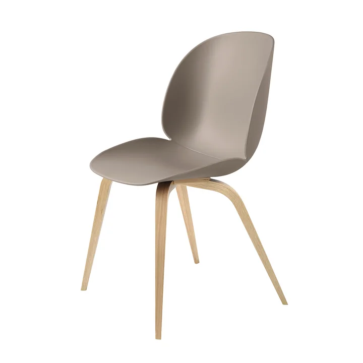 Beetle Dining Chair Wood Base von Gubi in Eiche / New Beige