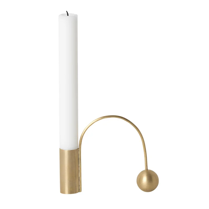 Kerzenhalter Balance von Ferm Living in Messing