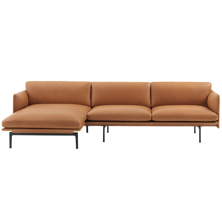 Muuto - Outline Sofa 3-Sitzer mit Chaise Longue links, cognac Silk Leather / verkehrsschwarz (RAL 9017) (EU)