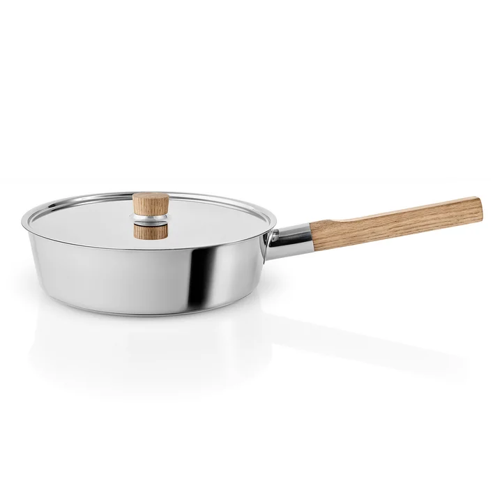Nordic Kitchen Sautierpfanne mit Deckel Ø 24 cm von Eva Solo in Edelstahl / Eiche