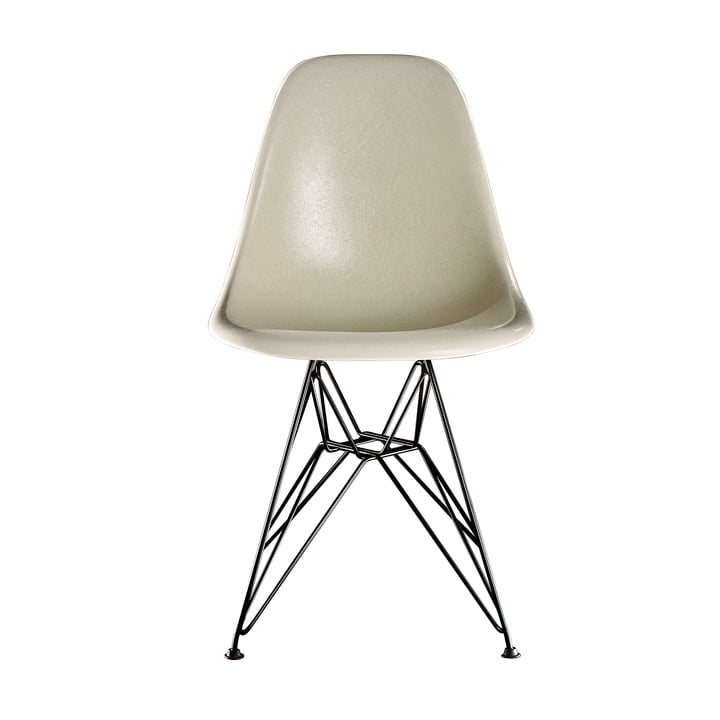Eames Fiberglass Side Chair DSR von Vitra - basic dark / Eames parchment