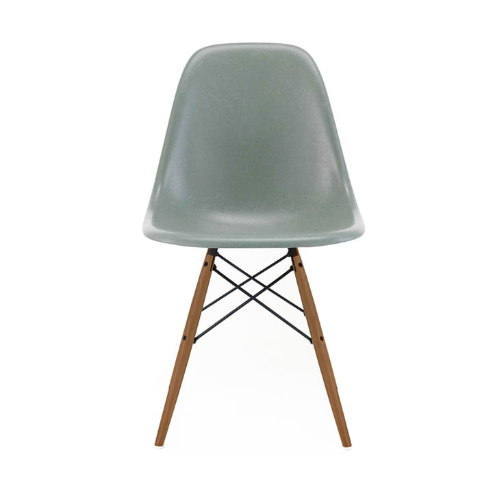 Eames Fiberglass Side Chair DSW von Vitra in Esche honigfarben / Eames sea foam green