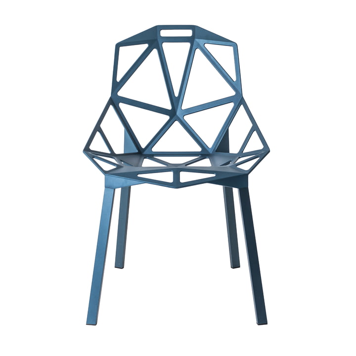Chair One Stapelstuhl von Magis in blau