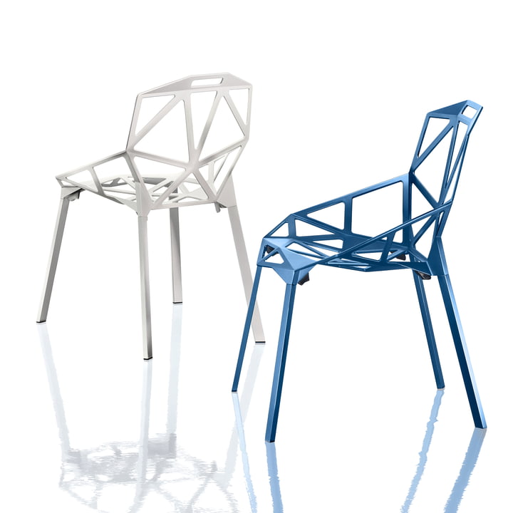 Chair One Stapelstuhl von Magis in weiss und blau