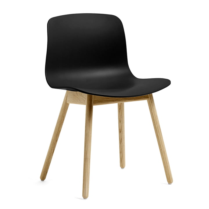 About A Chair AAC 12 von Hay in Eiche matt lackiert / schwarz