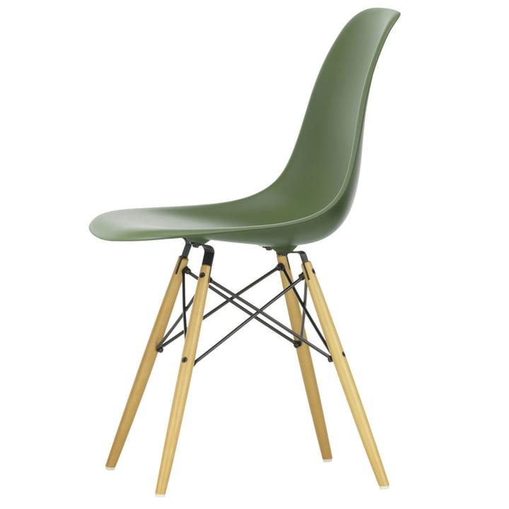 Eames Plastic Side Chair DSW von Vitra in Ahorn gelblich / forest