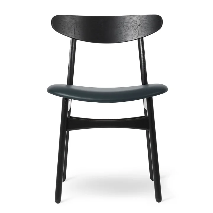 CH30P Stuhl in Eiche schwarz lackiert / Leder Thor schwarz von Carl Hansen